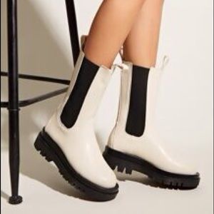 Chelsea Boot / Bottega Veneta Lug styled boot